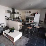 Nyaraló Agreable Maison De Village, Au Calme D'une Impasse Aubière