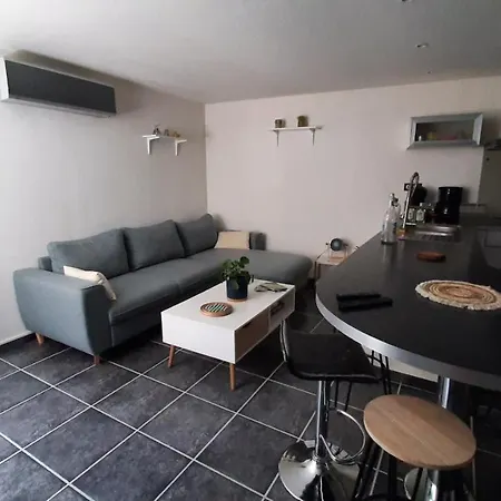 Agreable Maison De Village, Au Calme D'une Impasse