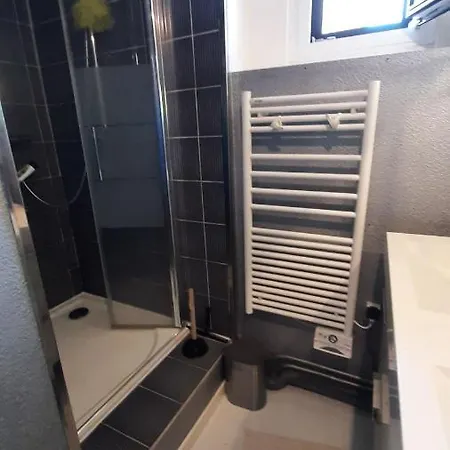 Nyaraló Agreable Maison De Village, Au Calme D'une Impasse *