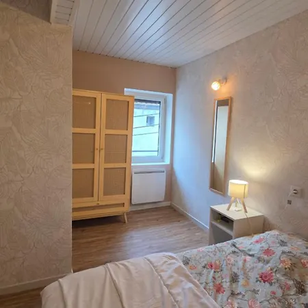 Maison De Village, Au Calme D'une Impasse *